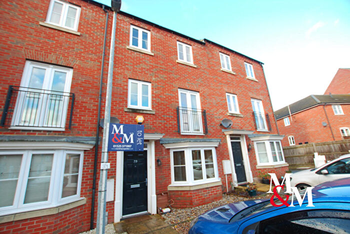 4 Bedroom Town House To Rent In Sandpiper Way, LU7