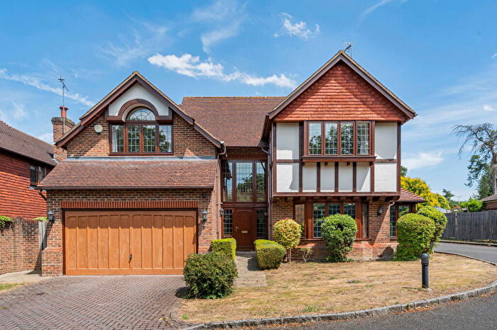 5 Bedroom Detached House For Sale In Groveside Close, Bookham, KT23
