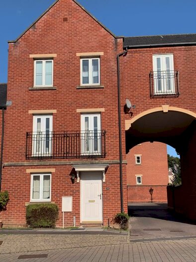 6 Bedroom Terraced House To Rent In Fleming Way, Exeter, EX2