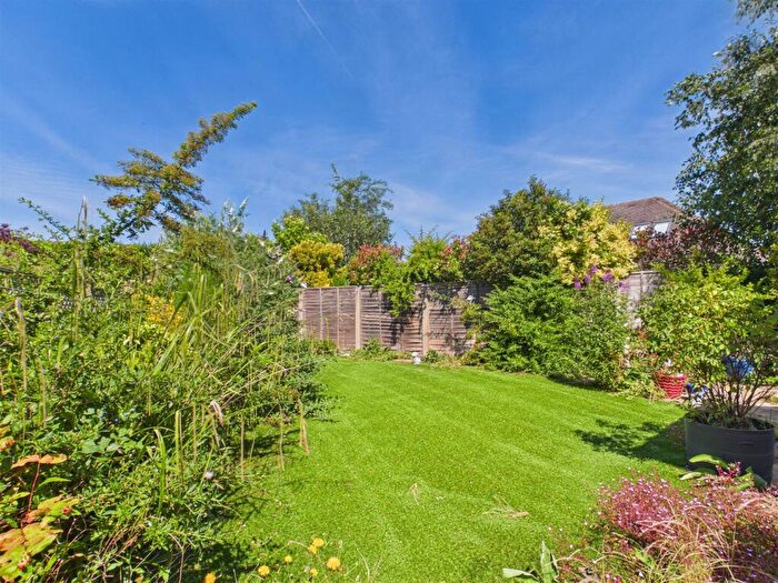 3 Bedroom Detached Bungalow For Sale In Dale Avenue, Stratford-Upon-Avon * Vacant & No Upward Chain *, CV37