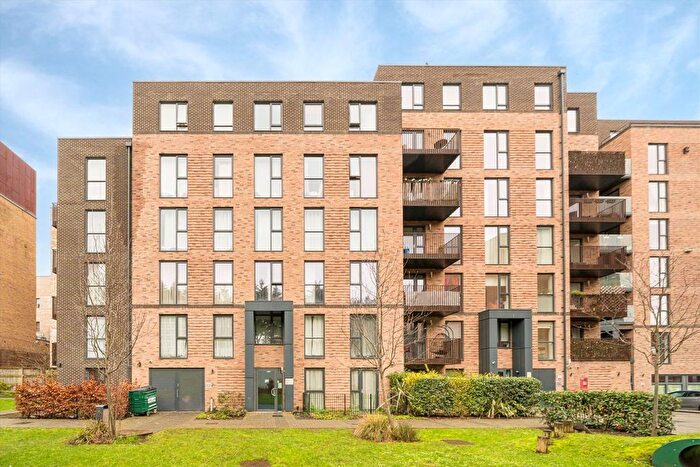 2 Bedroom Flat For Sale In River Rise Close, Surrey Quays, SE8