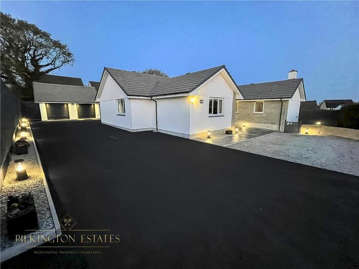 4 Bedroom Bungalow For Sale In Old Bakehouse Lane, Callington, PL17