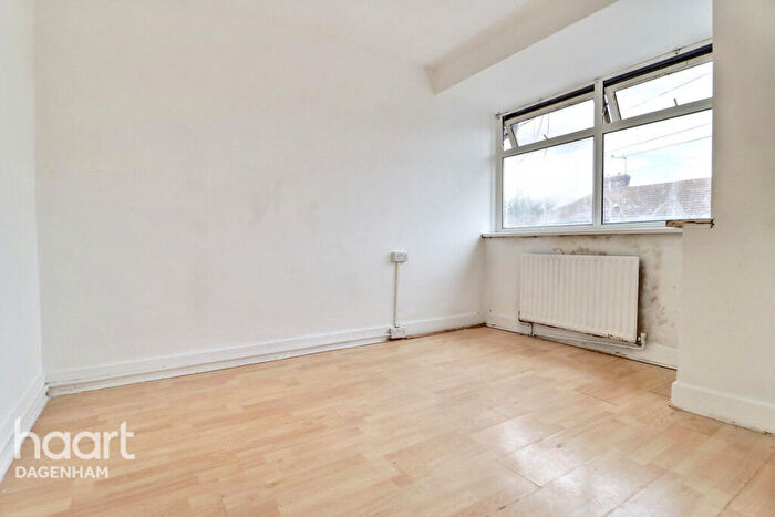 3 Bedroom Terraced House For Sale In Third Avenue, Dagenham, RM10