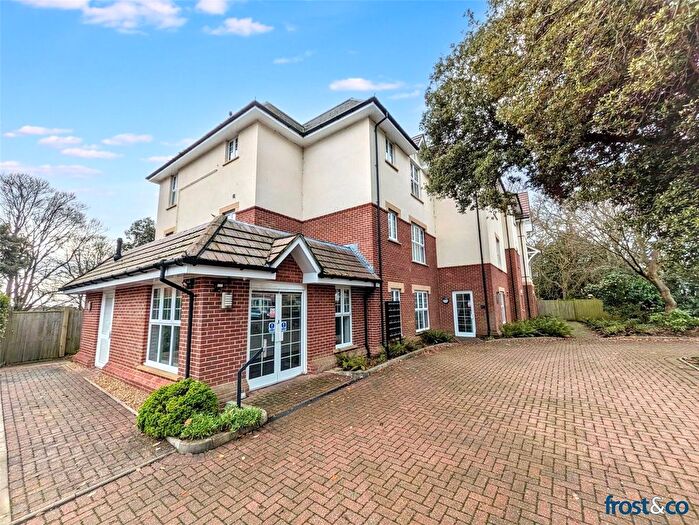 1 Bedroom Flat For Sale In Alexandra Road, Lower Parkstone, Poole, Dorset, BH14