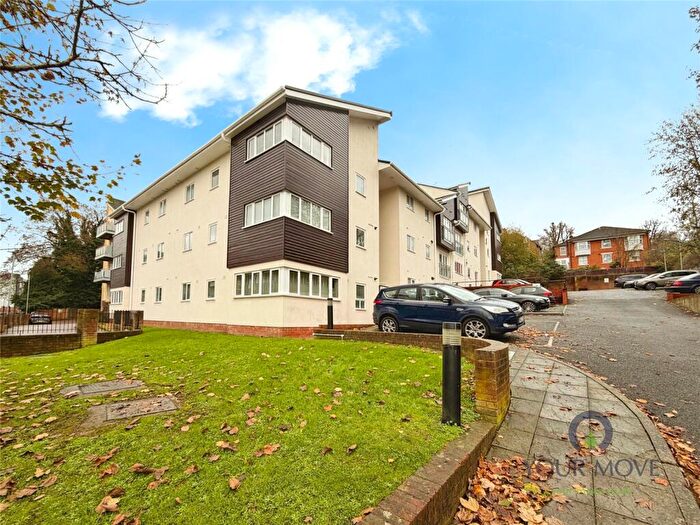 2 Bedroom Penthouse For Sale In Buckland Rise, Maidstone, Kent, ME16
