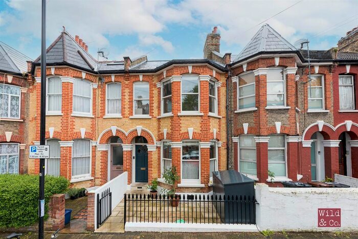 3 Bedroom Property For Sale In Elmcroft Street, Hackney, E5