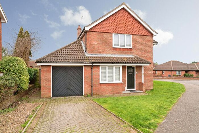 3 Bedroom Detached House For Sale In Seaview Crescent, Sheringham, NR26