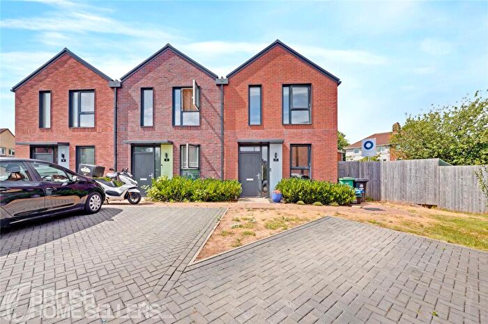 3 Bedroom End Of Terrace House For Sale In Lyme Way, Bristol, Somerset, BS4