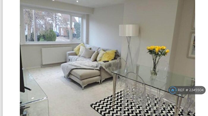 2 Bedroom Maisonette To Rent In Chauncy Avenue, Potters Bar, EN6