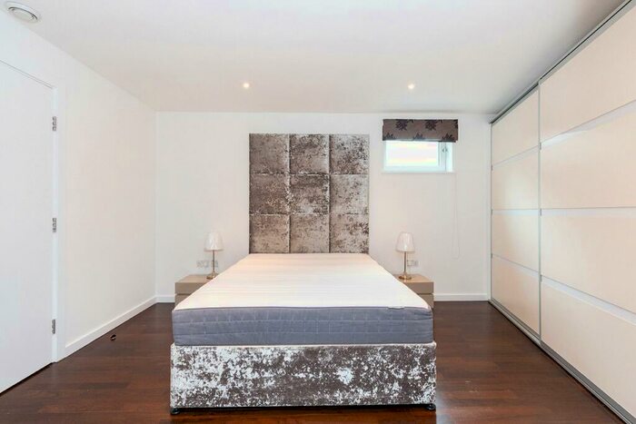 1 Bedroom Apartment To Rent In Islington On The Green, A Islington Green, Angel, Islington, London, N1