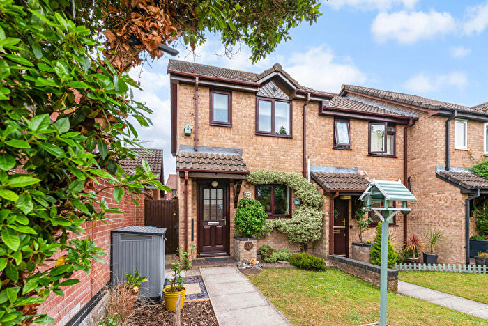 2 Bedroom End Of Terrace House For Sale In Albacore Avenue, Warsash, Southampton, SO31