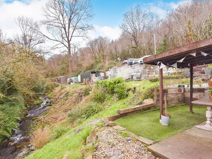 2 Bedroom Detached House For Sale In Ponthenry, Llanelli, SA15