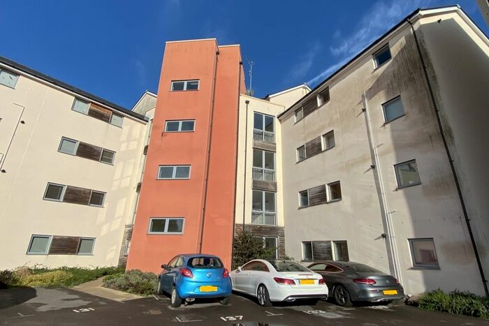 2 Bedroom Flat To Rent In Wren Gardens, Portishead, Bristol, BS20