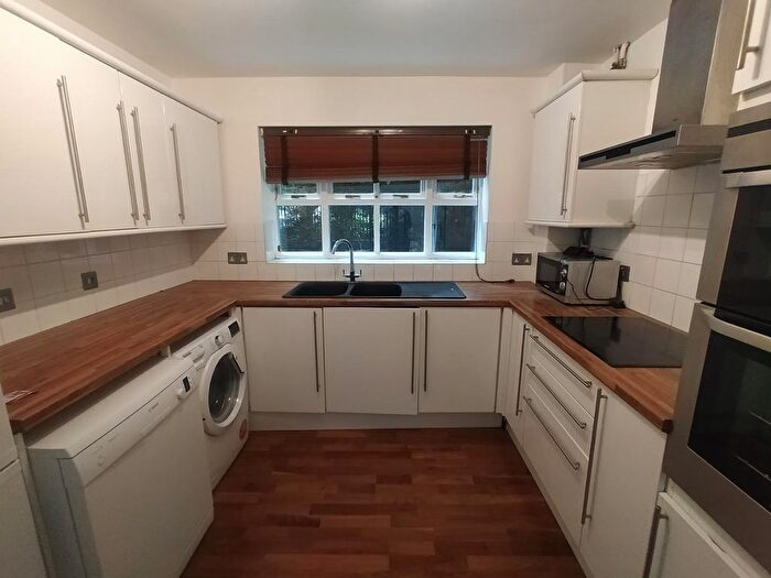 2 Bedroom Flat To Rent In Collard Place, London, NW1