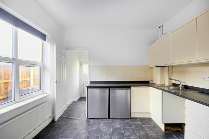 2 Bedroom Flat To Rent In St. Marks Road, Bush Hill Park, Enfield, EN1