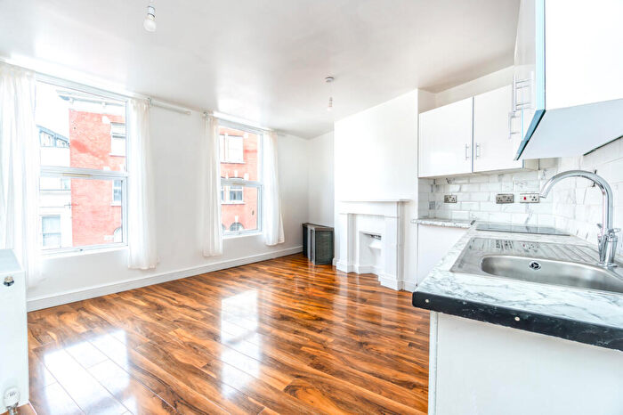 4 Bedroom Maisonette To Rent In Downs Road, Lower Clapton, Hackney, E5