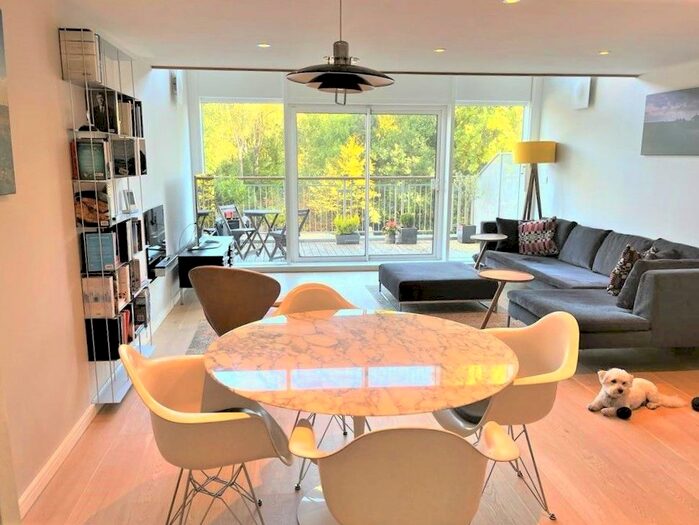 2 Bedroom Flat To Rent In Palmers Road, Bethnal Green, E2