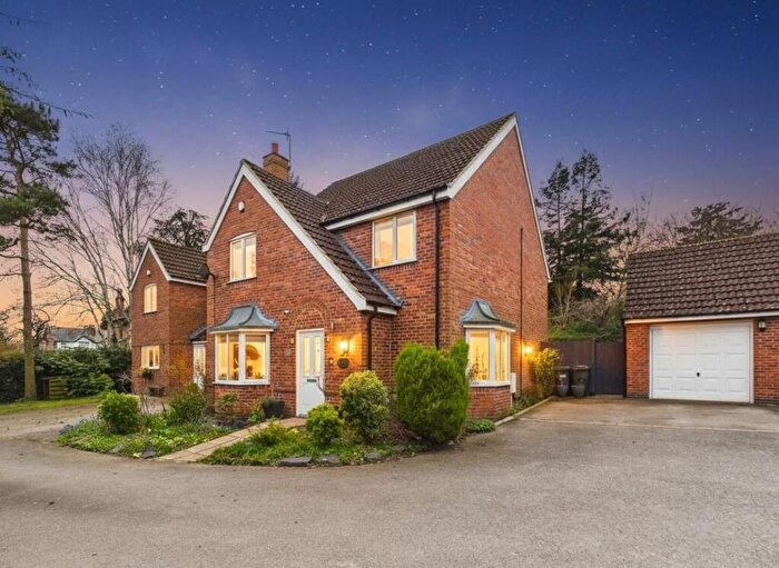 4 Bedroom Detached House For Sale In Tennyson Grange, Gedling, Nottingham, NG4