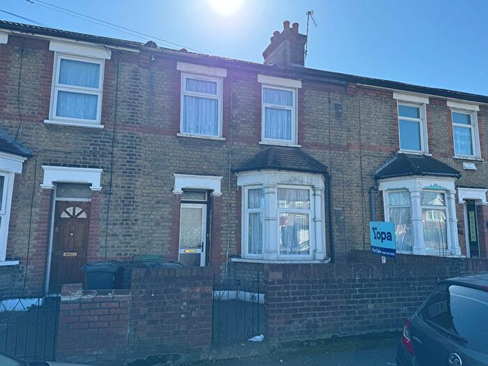 3 Bedroom Terraced House For Sale In Ripple Road, Barking, IG11