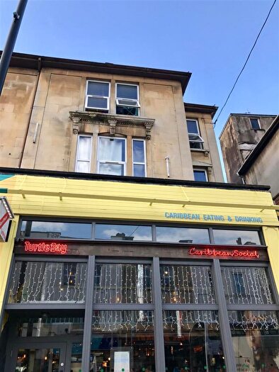 5 Bedroom Flat To Rent In Cheltenham Road, Bristol, BS6