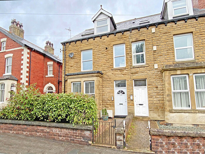 2 Bedroom Flat To Rent In Hookstone Road, Harrogate, HG2