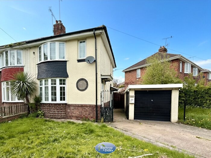 3 Bedroom Semi-Detached House For Sale In Sunfield Avenue, Worksop, S81