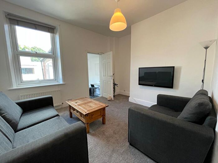 5 Bedroom Maisonette To Rent In Goldspink Lane, Sandyford, Newcastle Upon Tyne, NE2