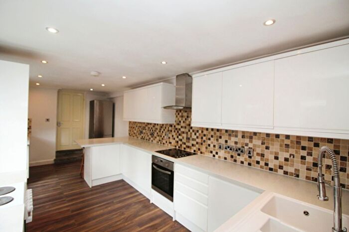 4 Bedroom Property For Sale In Cheshire Road, London, N22