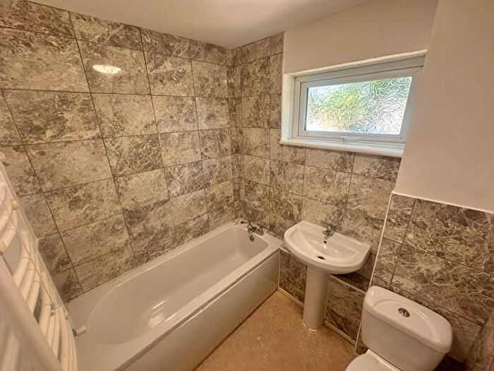 3 Bedroom End Of Terrace House To Rent In Pedmore Close, Redditch, B98
