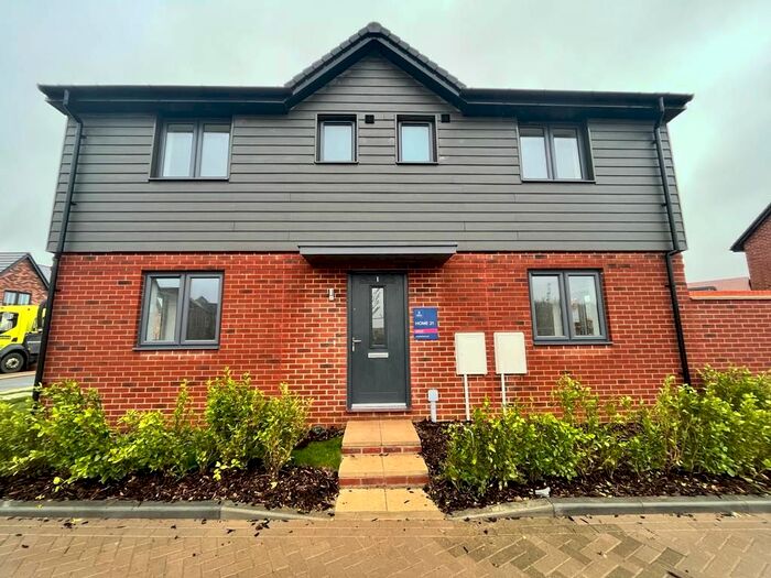 4 Bedroom Detached House To Rent In Adal Close, Whitehouse, Milton Keynes, MK8