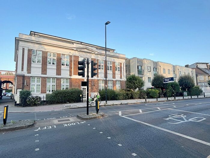 2 Bedroom Flat For Sale In Norwood Road, London, SE24