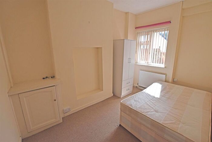 3 Bedroom Terraced House For Sale In Heathfield Road, Heath/Gabalfa, Cardiff, CF14