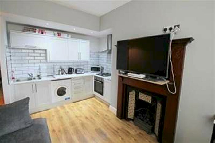 1 Bedroom Flat To Rent In Derby Lane, L13