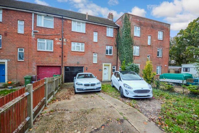 4 Bedroom Town House To Rent In Leominster Road, Cosham, Portsmouth PO6