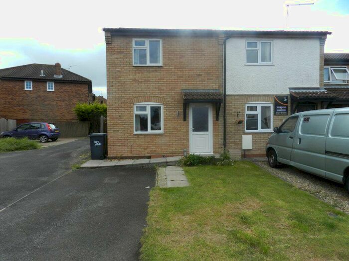 2 Bedroom House To Rent In Stefen Hill, NN11