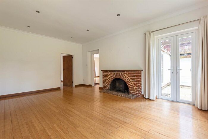 5 Bedroom Detached House To Rent In Penwith Drive, Haslemere, GU27