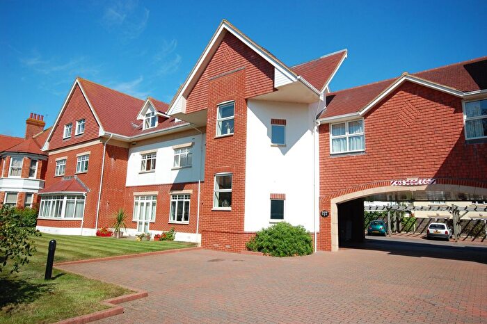 1 Bedroom Flat For Sale In - Grand Avenue, Bournemouth, BH6