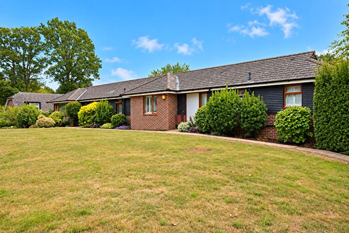 2 Bedroom Flat To Rent In St. Johns Lodge, Woking, GU21
