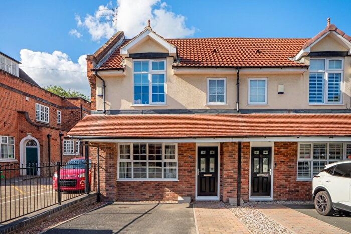 2 Bedroom End Of Terrace House For Sale In Huntington Road, York, YO31