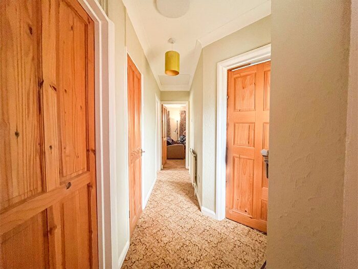 2 Bedroom Semi-Detached Bungalow For Sale In Rectory Road, Hawkwell, SS5