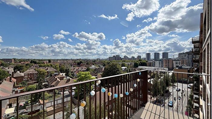 2 Bedroom Flat For Sale In Norah Smyth Road, Canning Town, London, E16