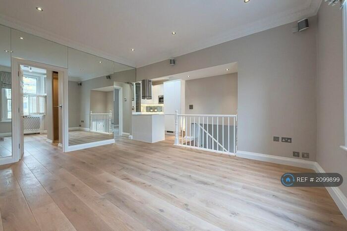 2 Bedroom Flat To Rent In Hollywood Road, London, SW10