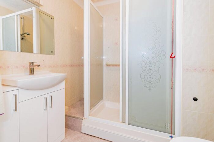 1 Bedroom Flat For Sale In Oakley Court, Southampton, SO16
