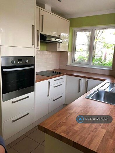 2 Bedroom Maisonette To Rent In Harbex Close, Bexley, DA5