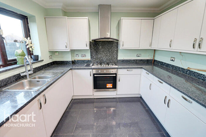 4 Bedroom Terraced House To Rent In Rothbury Avenue, Rainham, RM13