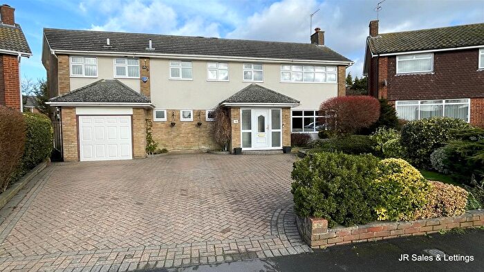 5 Bedroom Property For Sale In Broadfields, Goffs Oak, EN7