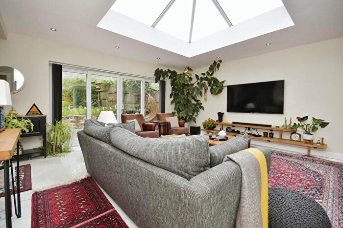 5 Bedroom Semi-Detached House For Sale In Ranmoor Crescent, Sheffield, S10