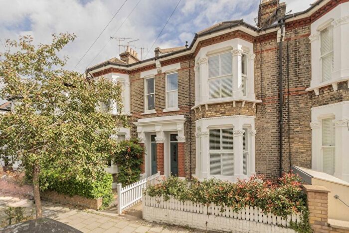 2 Bedroom Flat To Rent In Leppoc Road, London, SW4