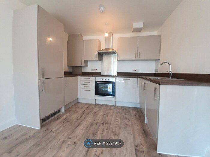 2 Bedroom Flat To Rent In Homa House, Stockport, SK1