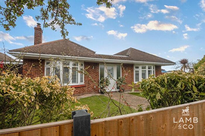 3 Bedroom Detached Bungalow For Sale In Highview Avenue, Clacton-On-Sea, CO15